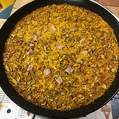 arroz con secreto y setas